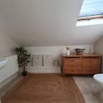 Loft Apartment Near Harry Potter Coaches