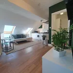 Loft Apartment Near Harry Potter Coaches
